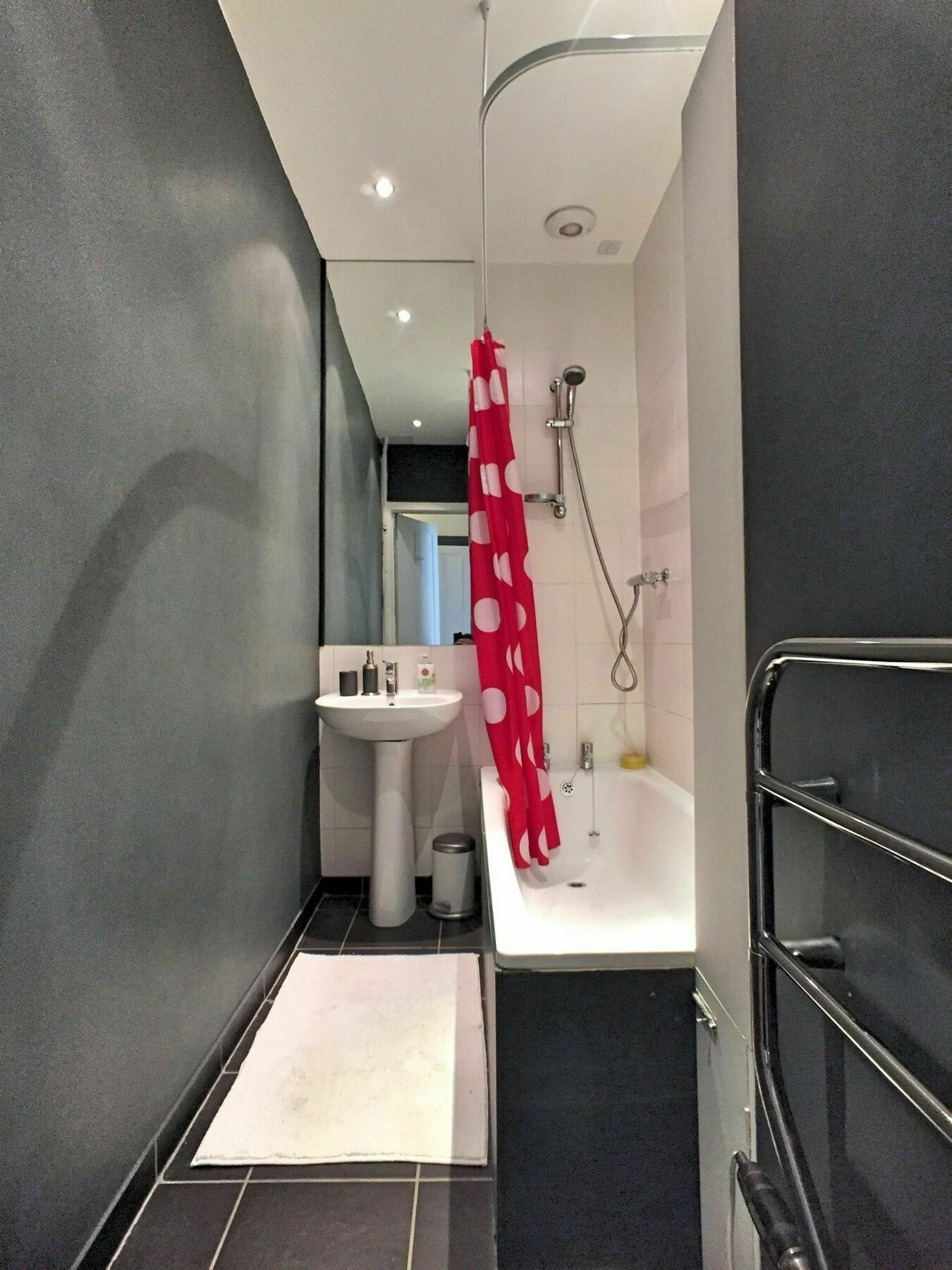 1 Bedroom Flat In *